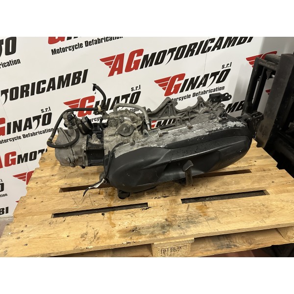 KOMPLETTE MOTORENBLOCK M762M PIAGGIO X10 350 i...