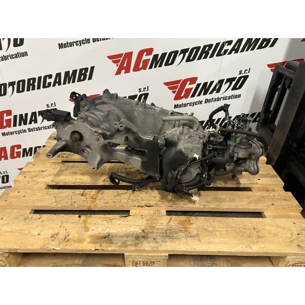 KOMPLETTE MOTORENBLOCK M762M PIAGGIO X10 350 i...