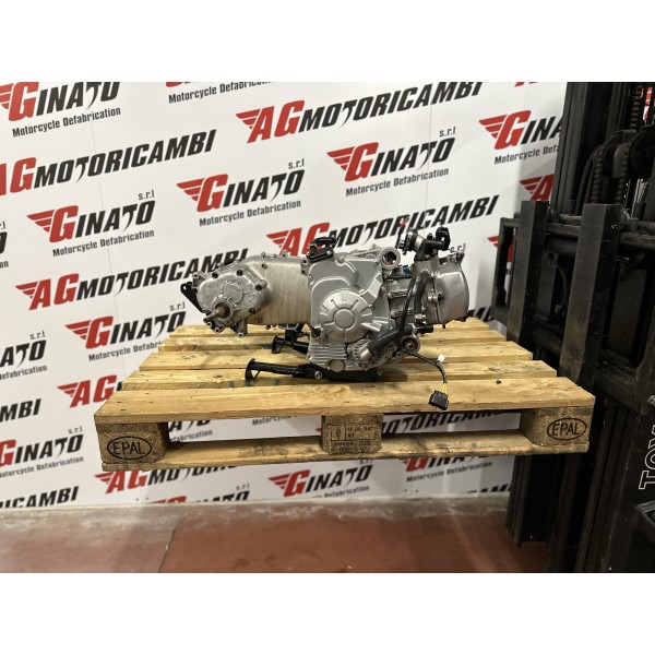 P6A BLOC MOTEUR COMPLET PEUGEOT METROPOLIS 400...