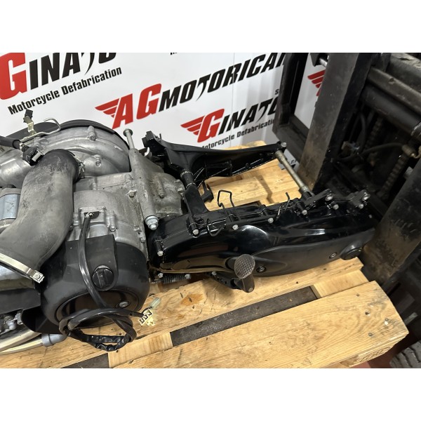 BLOC MOTEUR COMPLET J406E 49000KM YAMAHA T-MAX...